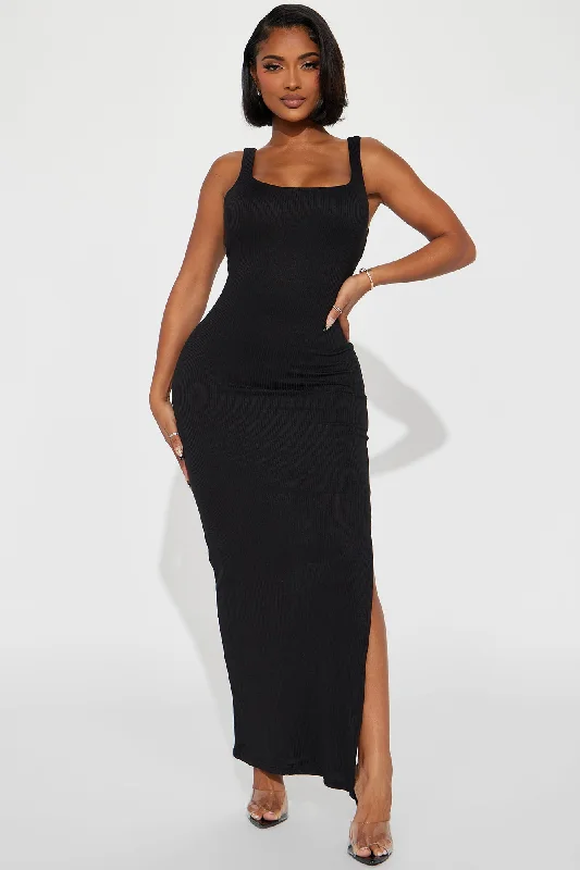 Alexis Ribbed Maxi Dress - Black