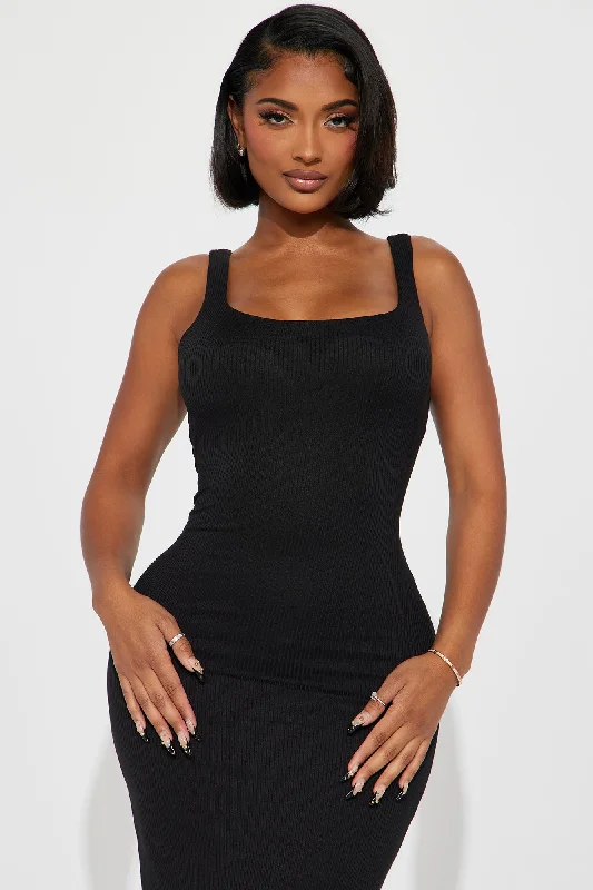 Alexis Ribbed Maxi Dress - Black