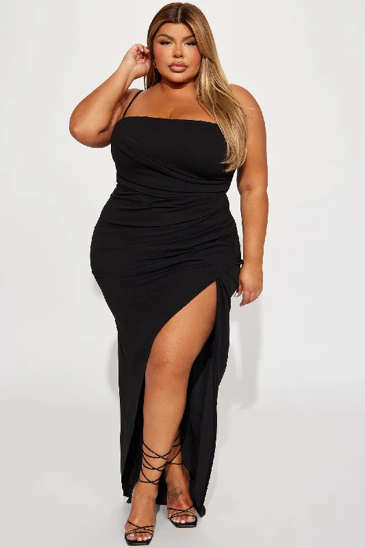 Elegant Night Maxi Dress - Black