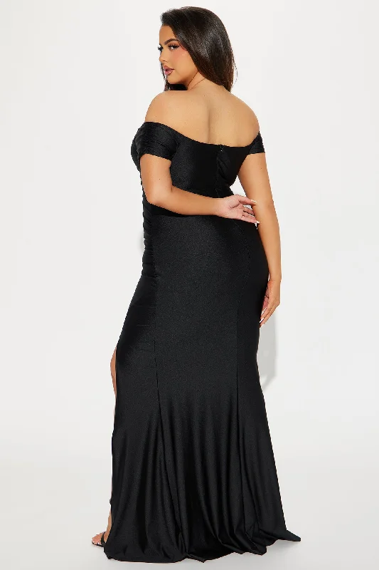 Take A Look Gown - Black