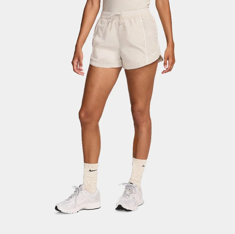 Windrunner Mid-Rise 2"" Woven Womens Shorts (Beige/White)