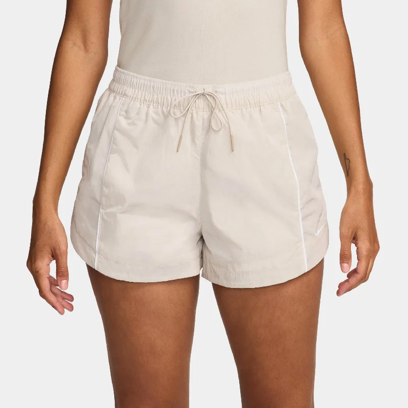 Windrunner Mid-Rise 2"" Woven Womens Shorts (Beige/White)