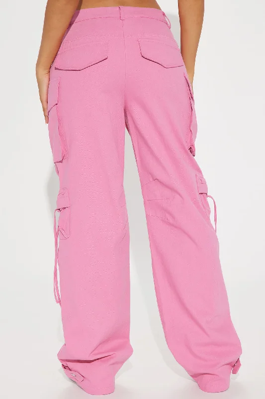 On My Hot Girl Walk Cargo Pant - Pink