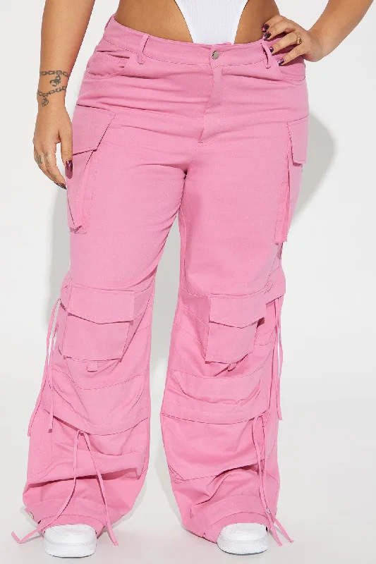 On My Hot Girl Walk Cargo Pant - Pink