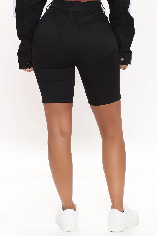 Raine Super Stretch Pull On Biker Shorts - Black