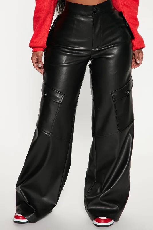 She's So Lucky Faux Leather Cargo Pant - Black