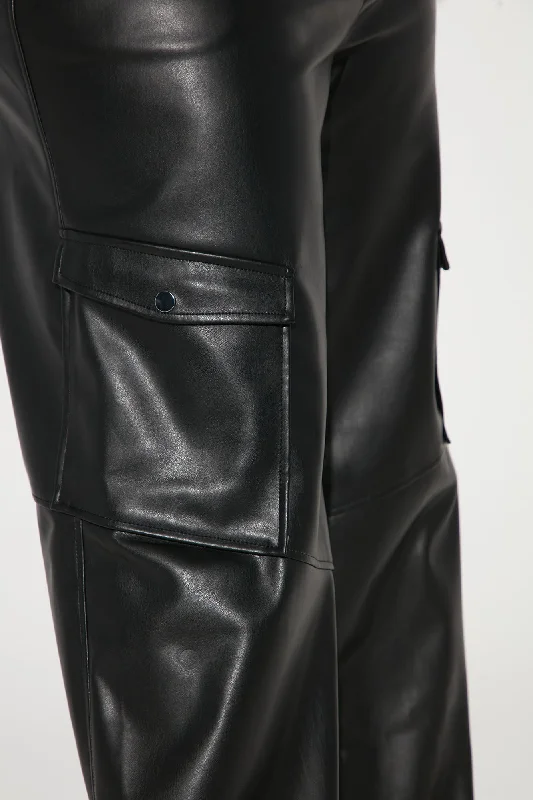 She's So Lucky Faux Leather Cargo Pant - Black