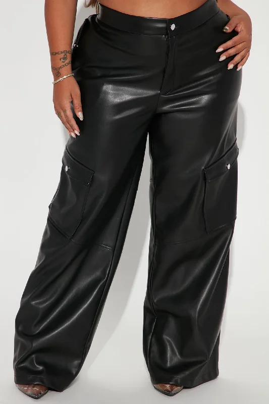 She's So Lucky Faux Leather Cargo Pant - Black