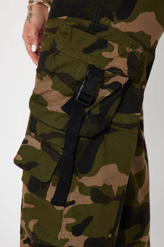 What Everybody Wants Camo Cargo Pant - Olive/combo