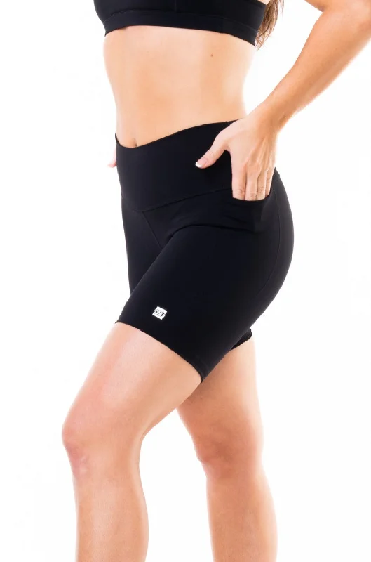 WYN Active Little Bit Longer Shorts 2.0 - Black