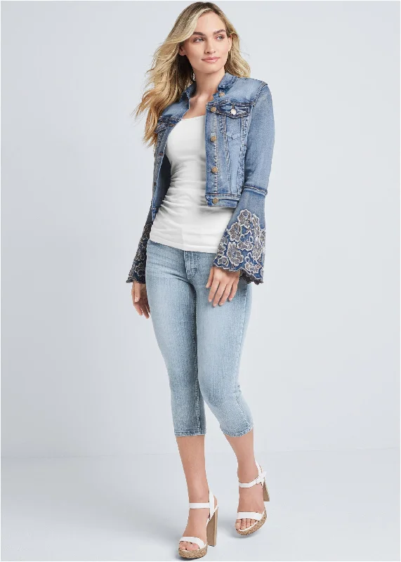 Floral embroidered jean jacket - Medium Wash